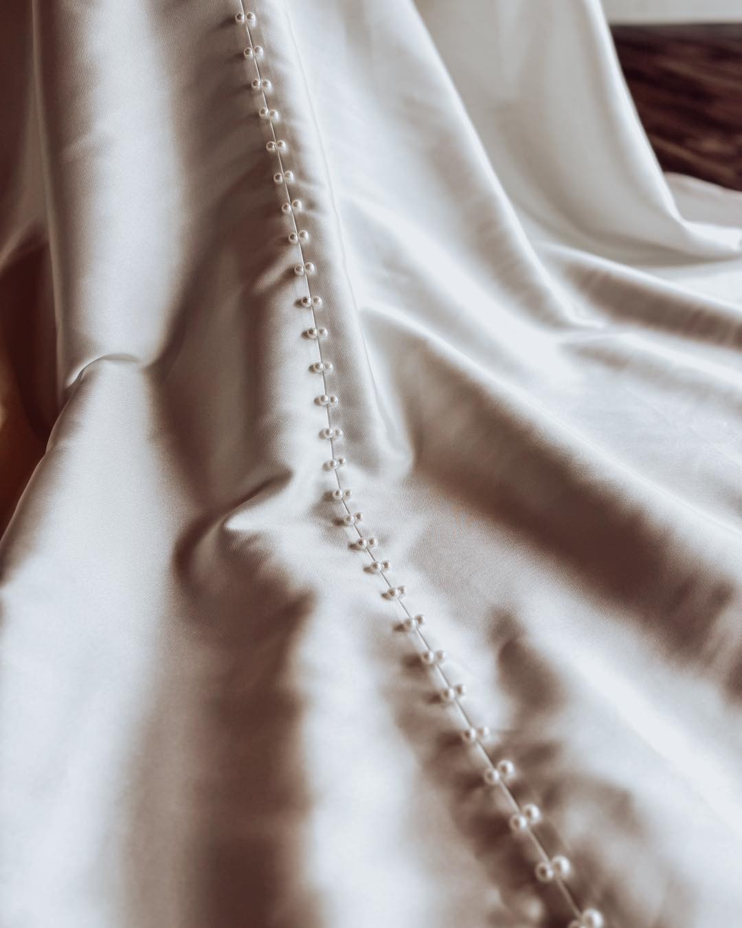 A Line Satin Crystal Beaded Wedding Dresses Boho Sweetheart Corset Bride Gowns HE1149