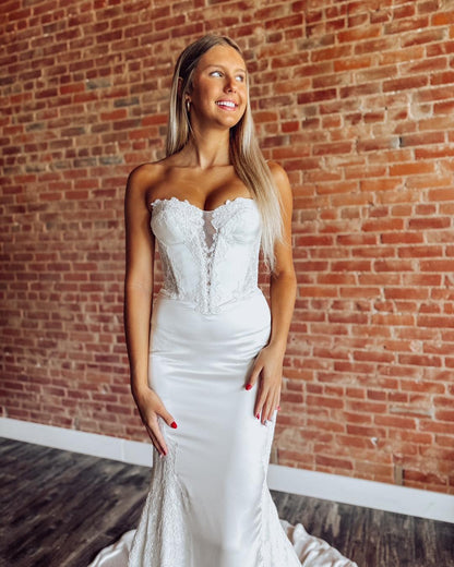 Sweetheart Mermaid Satin Wedding Dresses Beach Lace Long Sleeves Bride Wedding Gowns HE1150