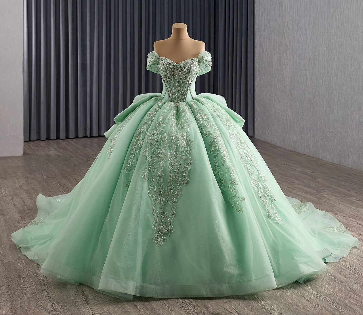 Gorgeous Tulle Lace Appliqued Sweet 16 Quinceanera Dresses Green Birthday Party Gowns HE1181