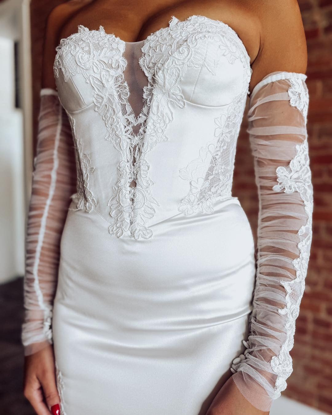 Sweetheart Mermaid Satin Wedding Dresses Beach Lace Long Sleeves Bride Wedding Gowns HE1150