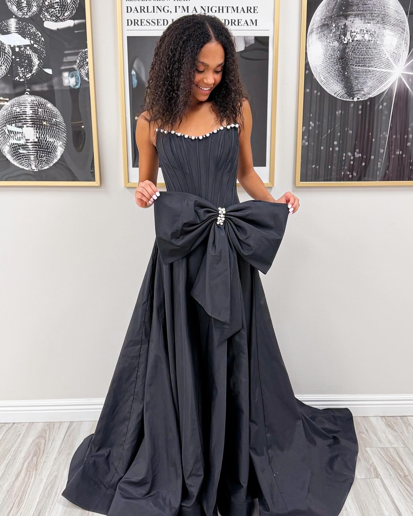 Vestido de noche largo de sirena con un hombro descubierto y lentejuelas brillantes, HE370