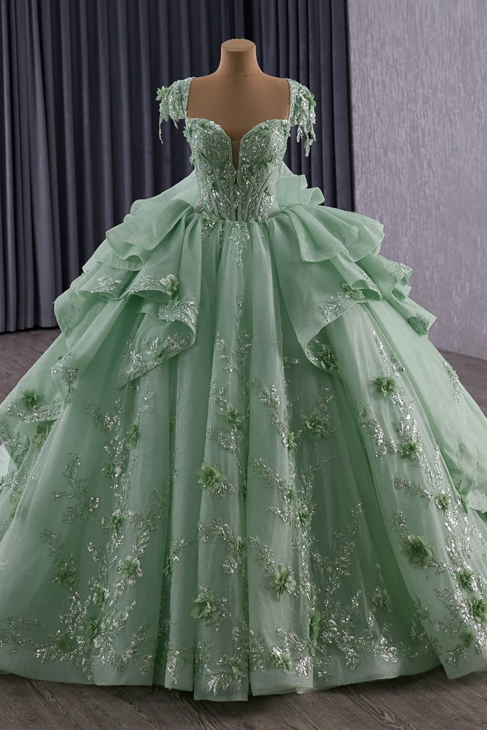 Sweetheart Ball Gown Quinceanera Dresses Tulle Ruffled 3D Flower Prom Party Gowns HE1180