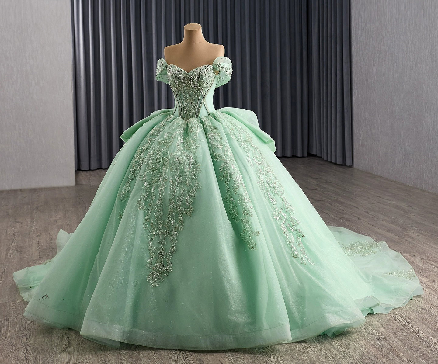 Gorgeous Tulle Lace Appliqued Sweet 16 Quinceanera Dresses Green Birthday Party Gowns HE1181