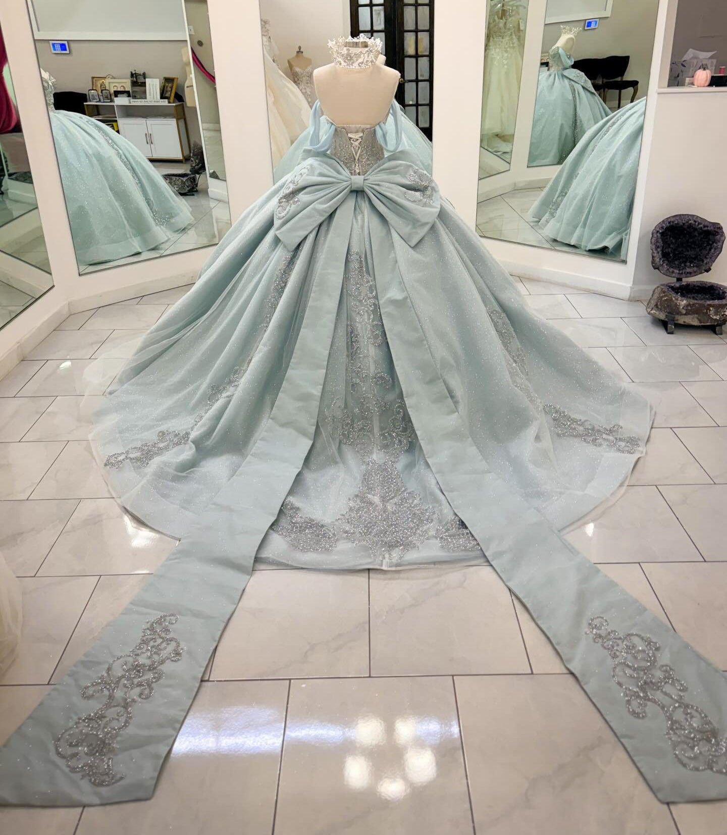 Off Shoulder Glittery Tulle Quinceanera Dresses Lace Beaded Sweet 16 Party Dress HE1211