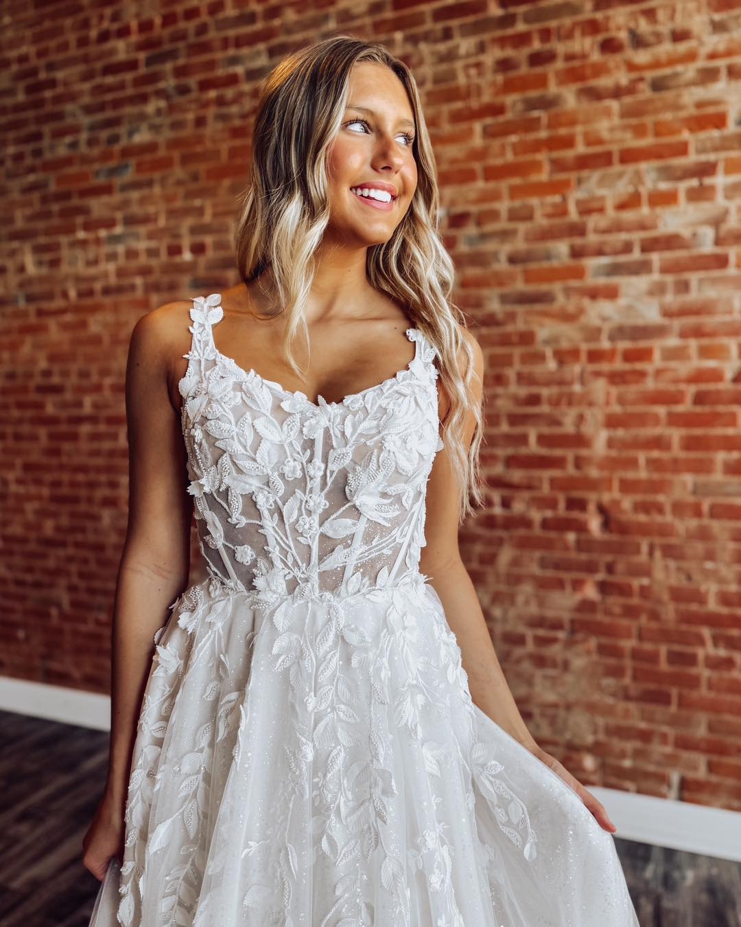 Tulle Lace Appliqued Boho Wedding Dresses A Line Corset Beach Wedding Gowns for Women HE1155