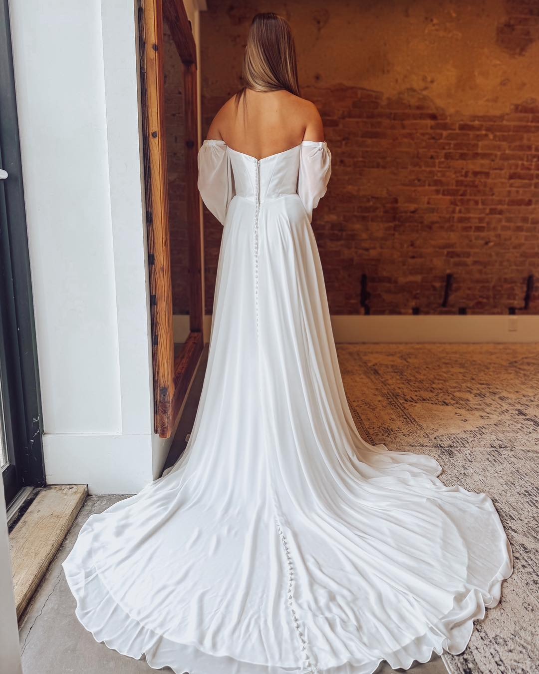 Women's A Line Chiffon Long Sleeves Wedding Dresses Boho Simple Strapless Wedding Gowns HE1237