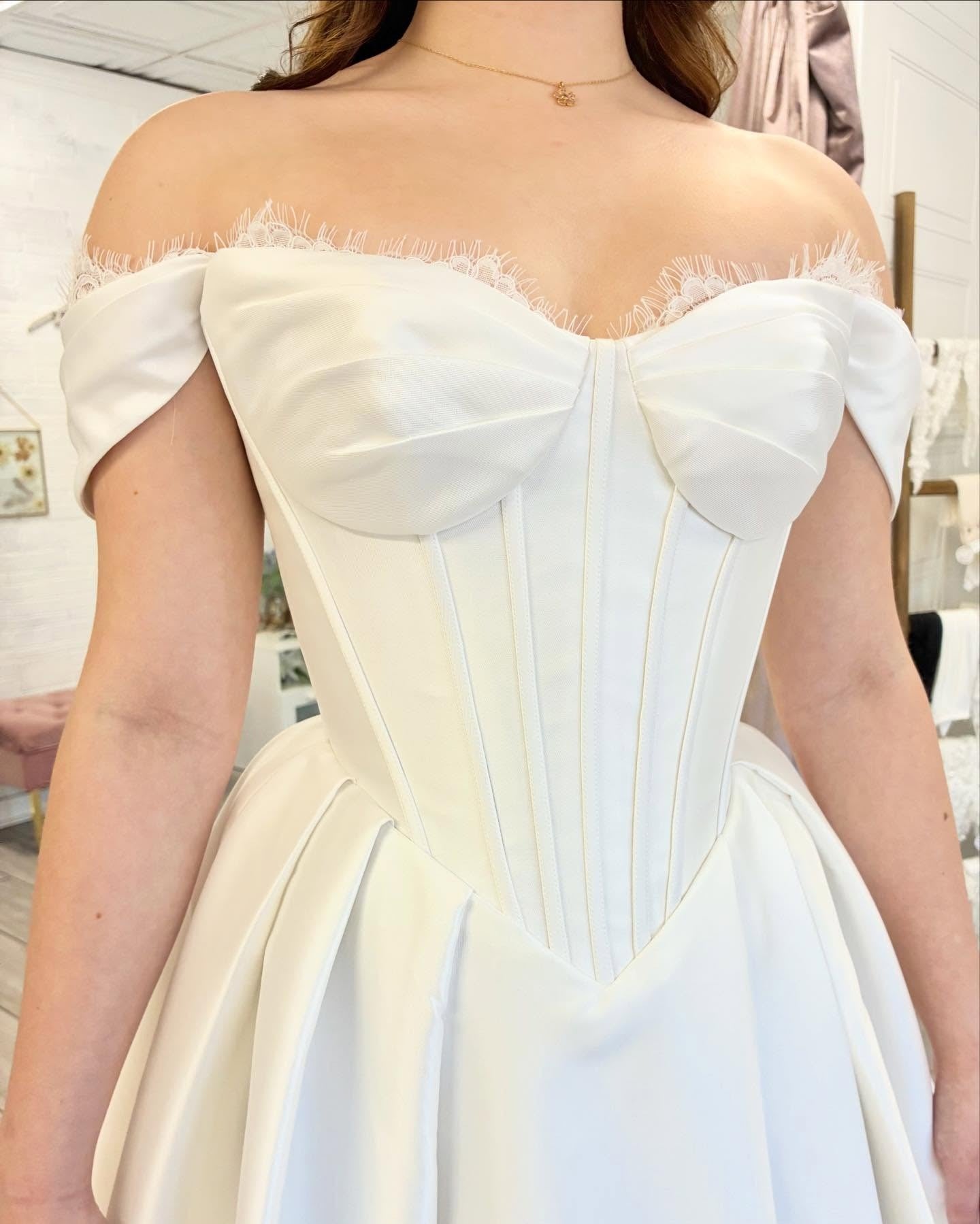 Off Shoulder Satin Wedding Dresses A Line Boho Sweetheart Wedding Gowns for Bride HE1428