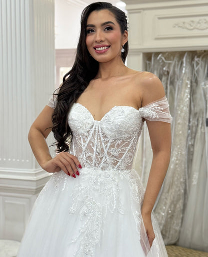 Off Shoulder A Line Wedding Dresses Tulle Lace Appliqued Boho Bride Wedding Gowns HE1346