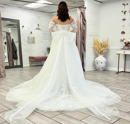 A Line Boho Wedding Dresses Tulle Lace Appliqued Long Sleeves Bridal Wedding Gown HE1437