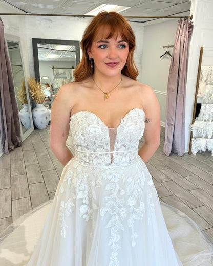 Sweetheart A Line Tulle Wedding Dresses Lace Appliqued Boho Bride Wedding Gown HE1431