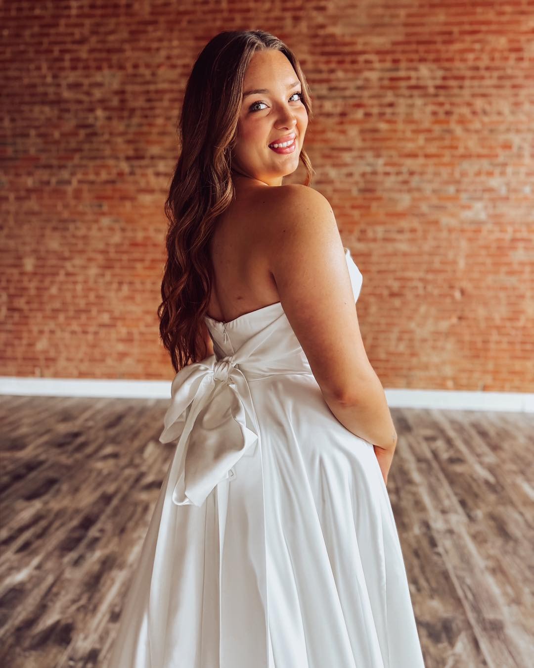 A Line Sweetheart Satin Pleated Wedding Dresses Strapless Boho Bride Wedding Gowns HE1236