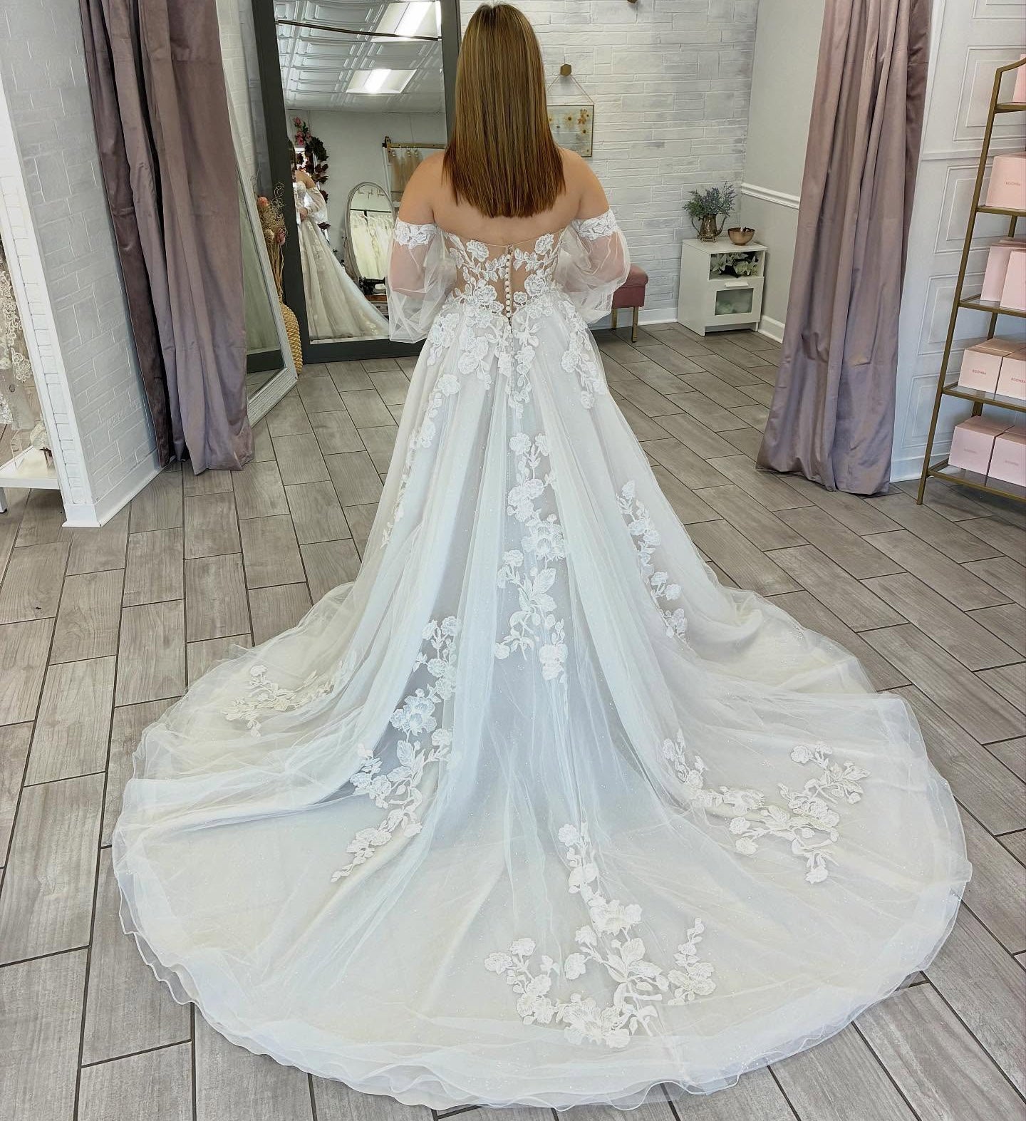 Long Sleeves Beach Bride Wedding Gowns A Line Lace Appliquedd Wedding Dress HE1438