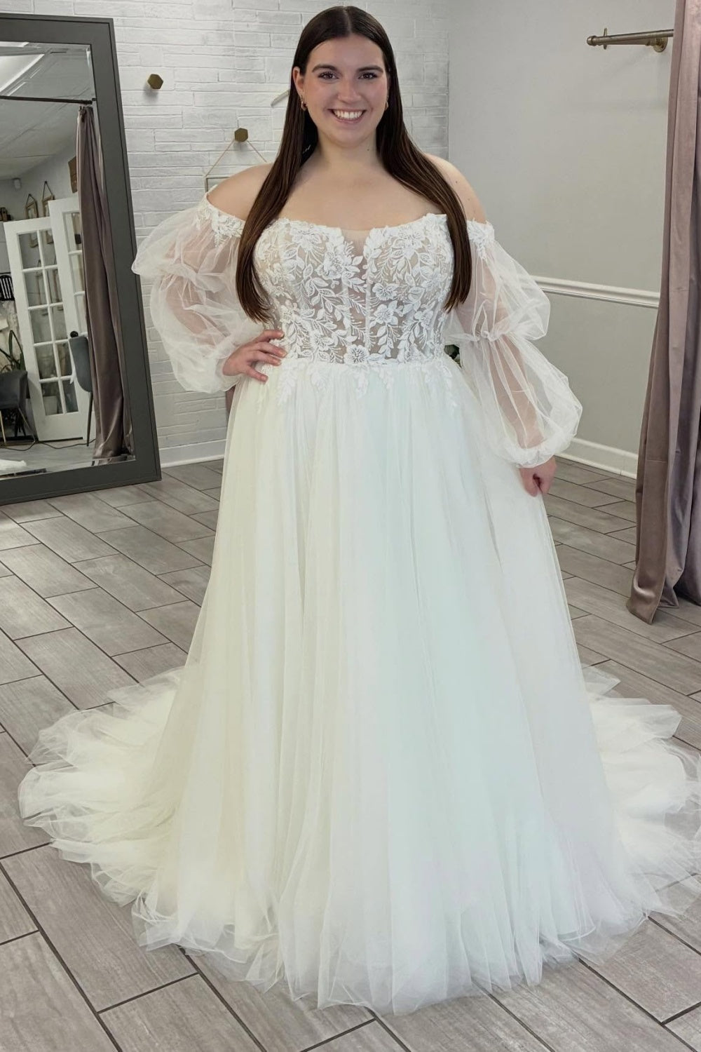 A Line Plus Size Tulle Lace Boho Wedding Dresses Long Sleeves Bridal Wedding Gowns HE1446