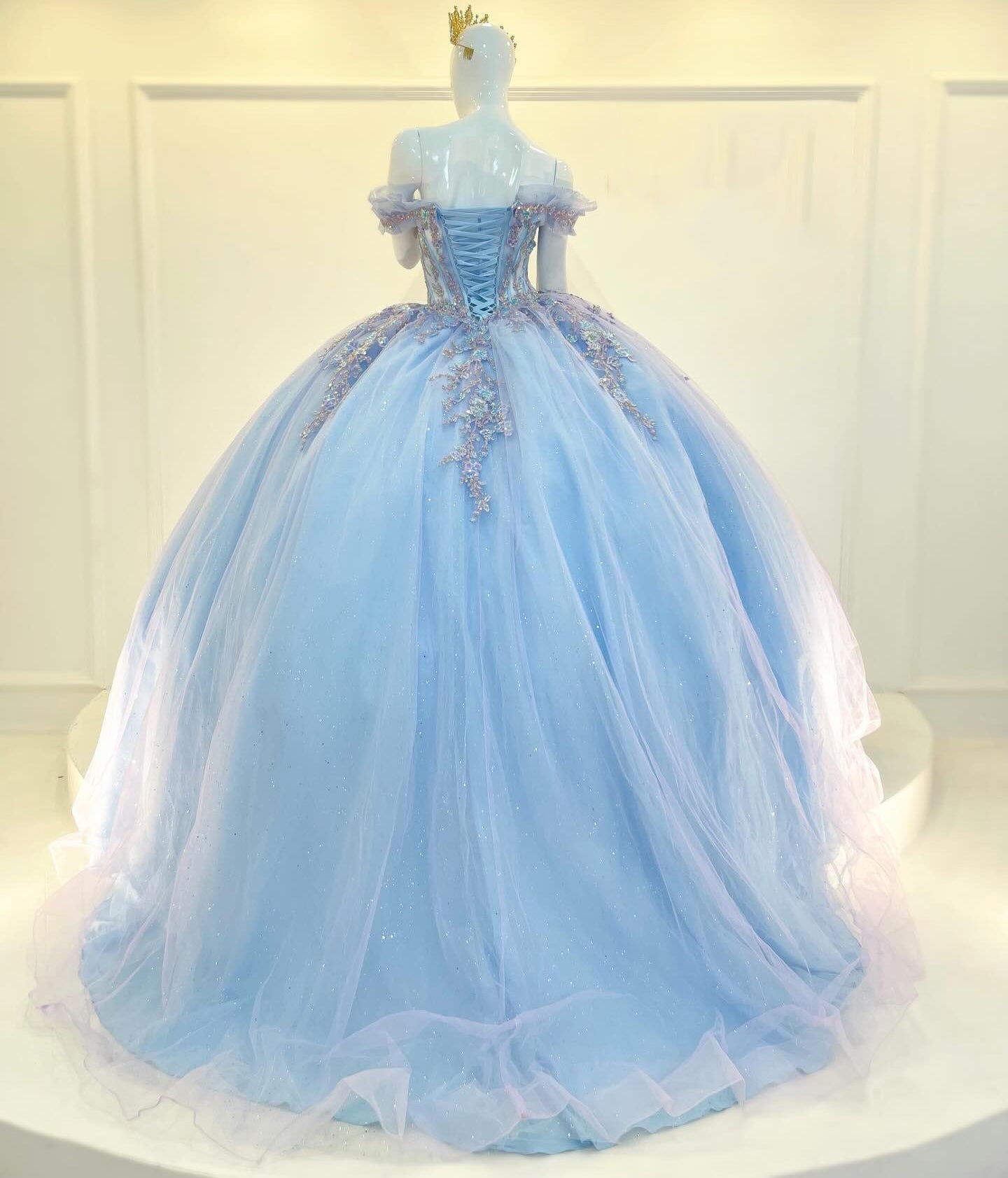 Off Shoulder Tulle Lace Appliqued Quinceanera Dresses Sweet 15 Princess Party Gowns HE1384