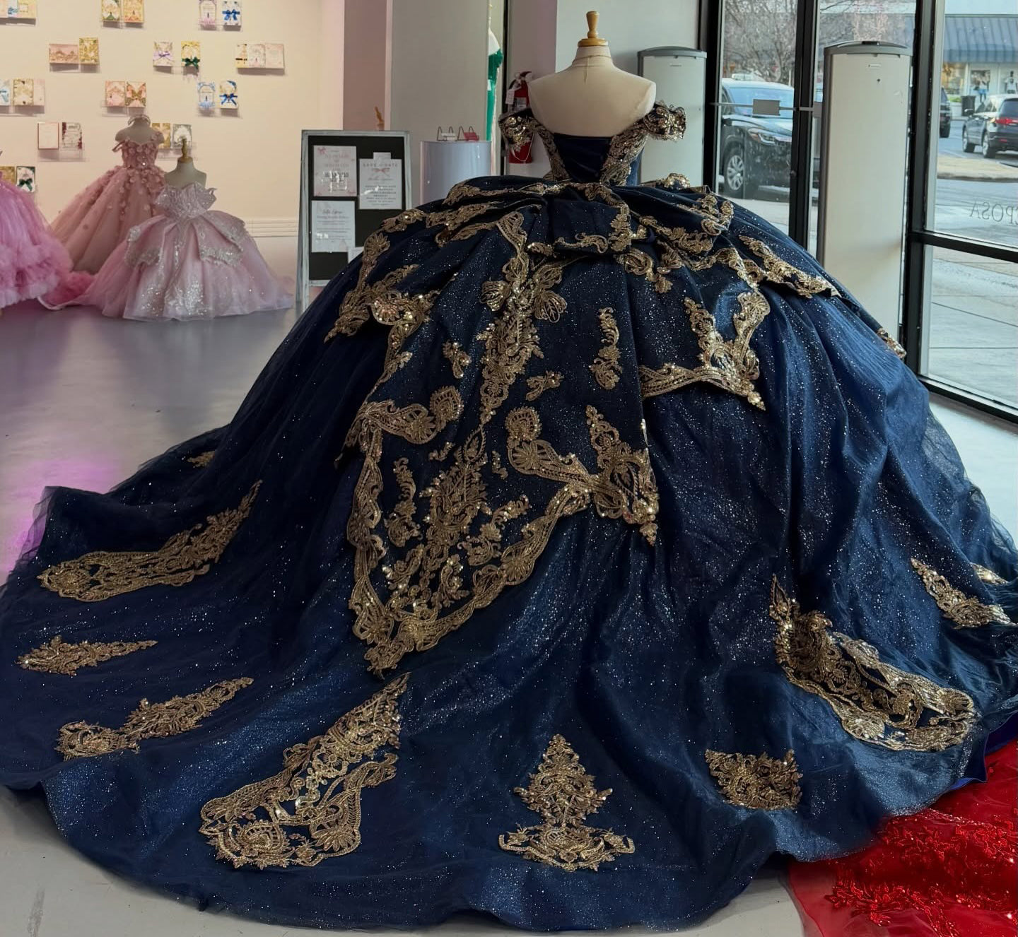 Ball Gown Princess Lace Appliqued Quinceanera Dresses Sweet 16 Birthday Photoshoot Gown HE1306