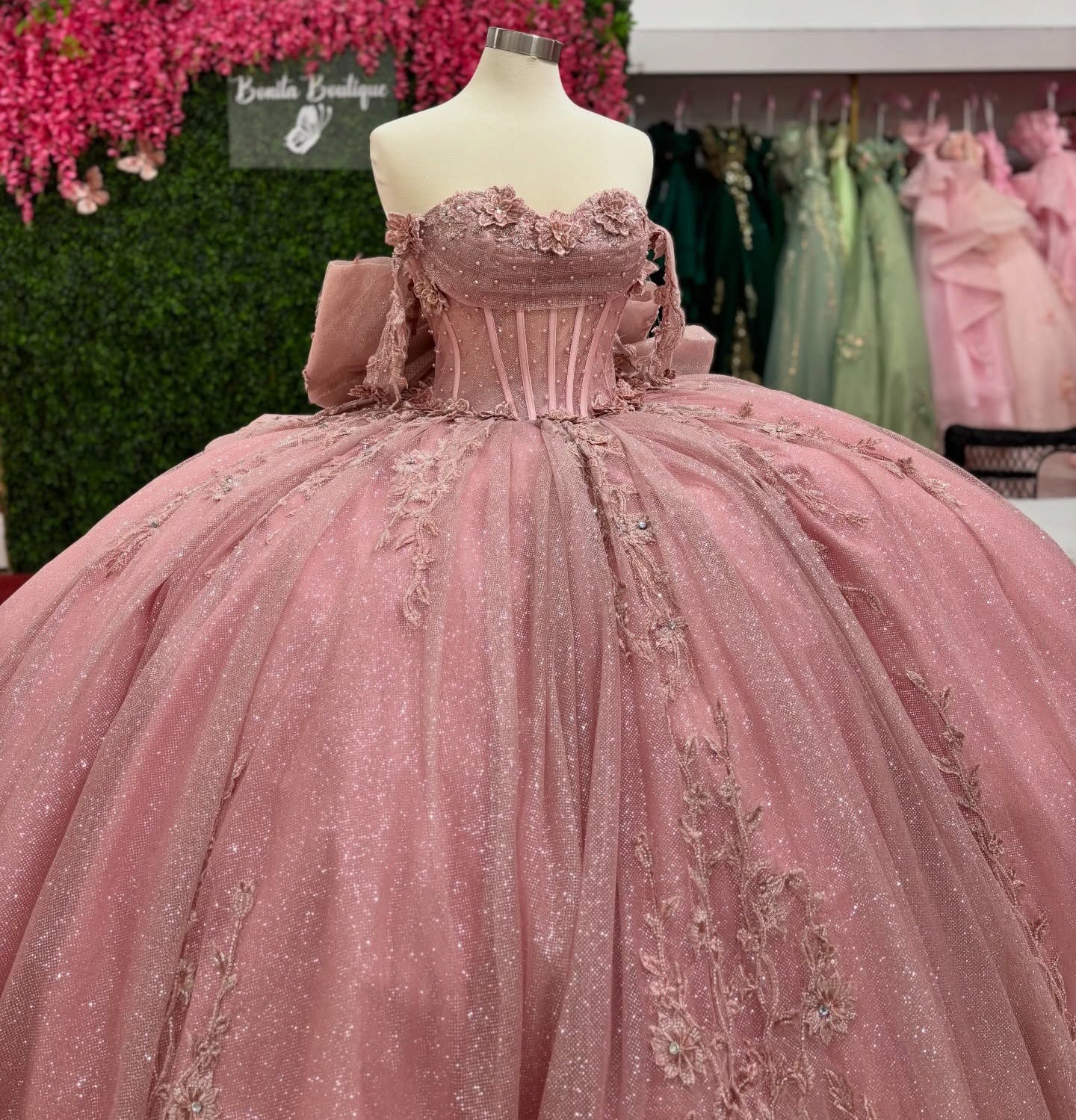 Gorgeous Tulle Lace Appliqued Quinceanera Dresses Off Shoulder Party Gown for Sweet 16 HE1389