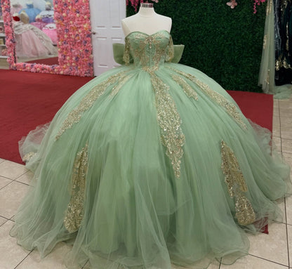 Off Shoulder Appliqued Green Quinceanera Dresses Princess Party Gowns for Sweet 15 HE1395