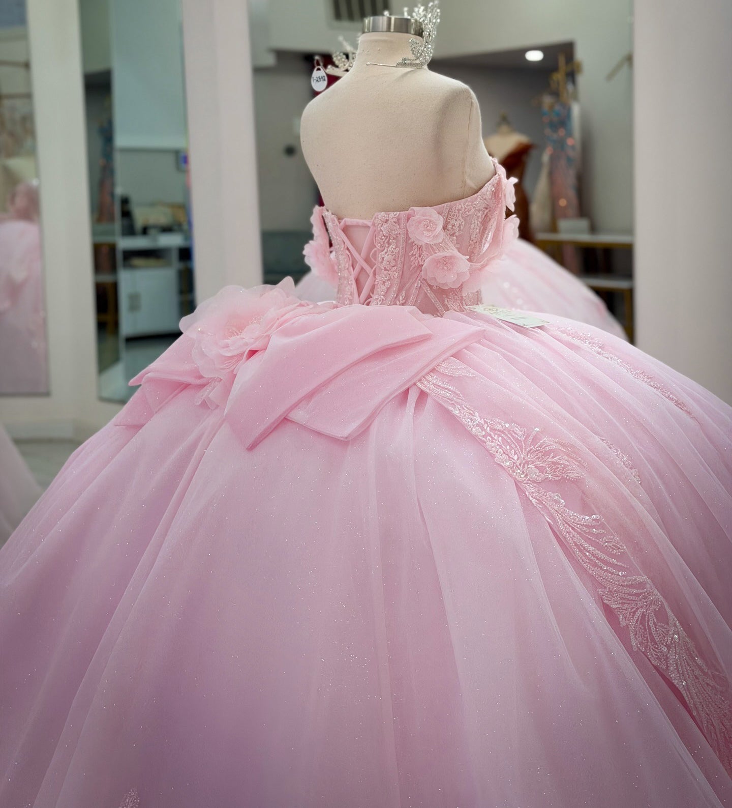 Princess Off Shoulder Pink Quinceanera Dresses Tulle Appliqued Birthday Gowns for Sweet 16 HE1361