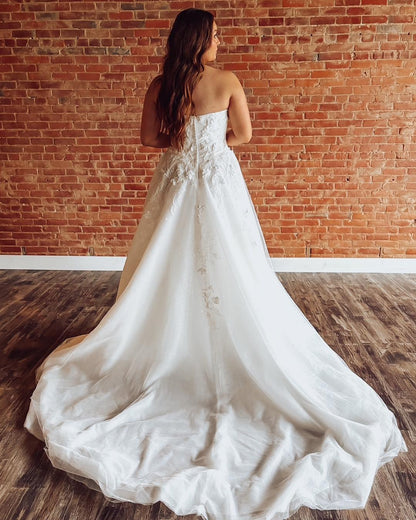 Sweetheart A Line Beach Wedding Dresses Tulle Lace Appliqued Wedding Gowns for Women HE1235