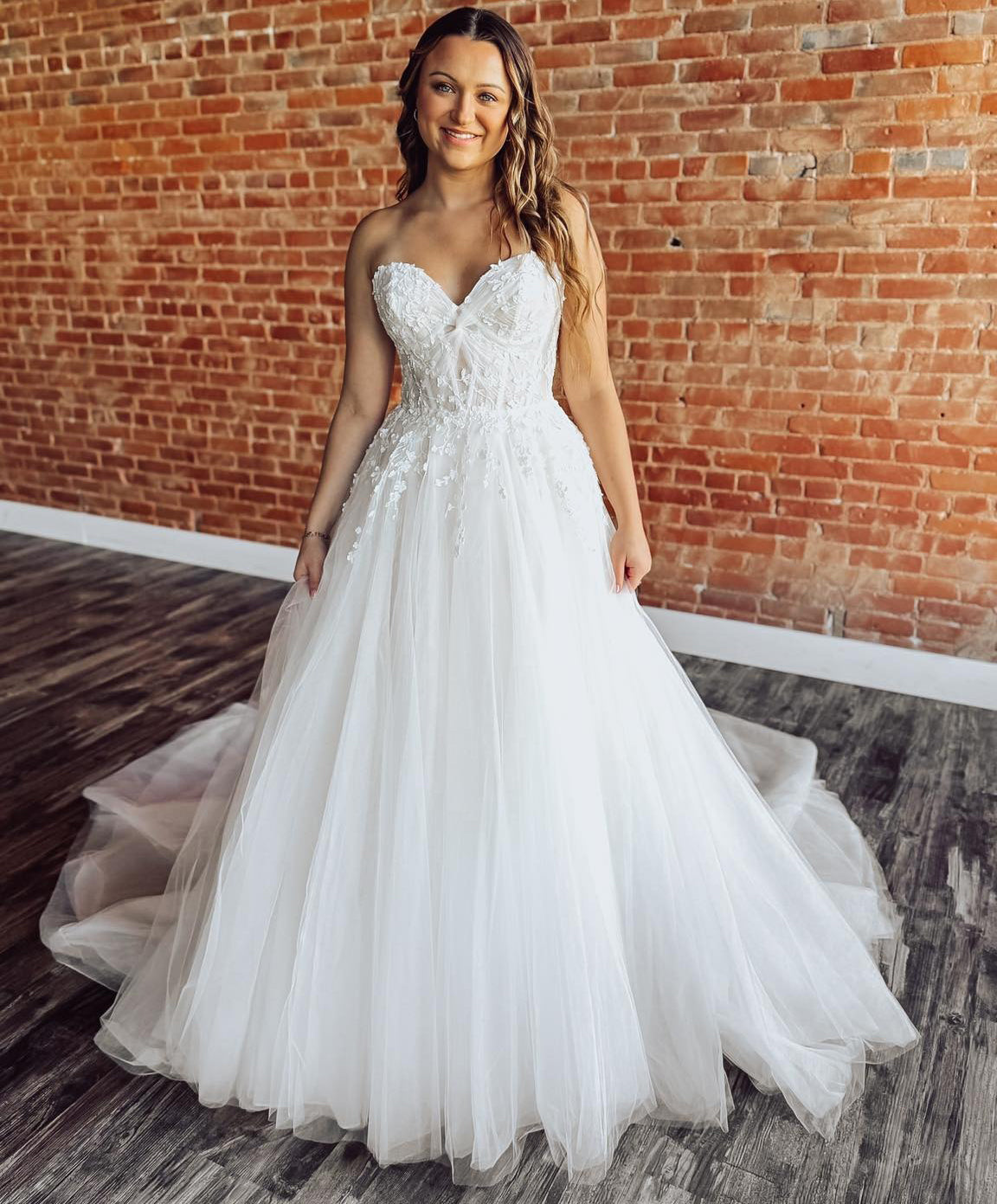 Sweetheart Tulle Appliqued Wedding Gowns for Women A Line Boho Wedding Dress HE1338