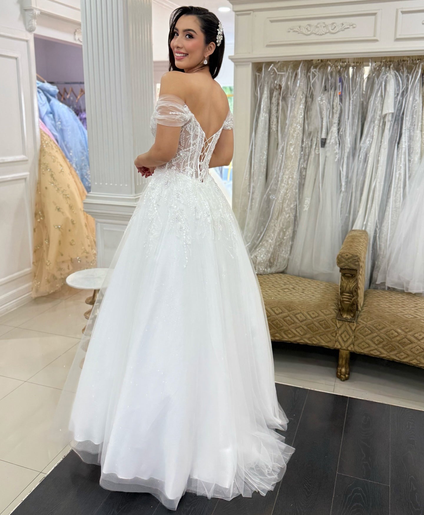 Off Shoulder A Line Wedding Dresses Tulle Lace Appliqued Boho Bride Wedding Gowns HE1346