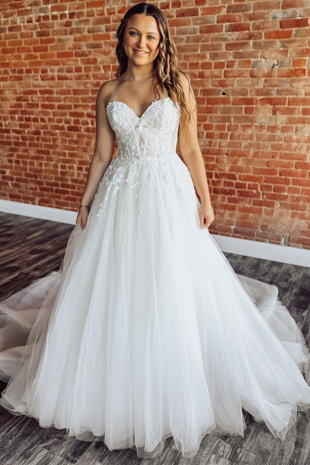 Sweetheart Tulle Appliqued Wedding Gowns for Women A Line Boho Wedding Dress HE1338