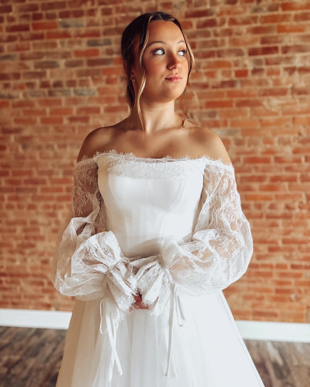 Women's A Line Tulle Wedding Dresses Boho Lace Long Sleeves Wedding Gowns for Bride HE1241