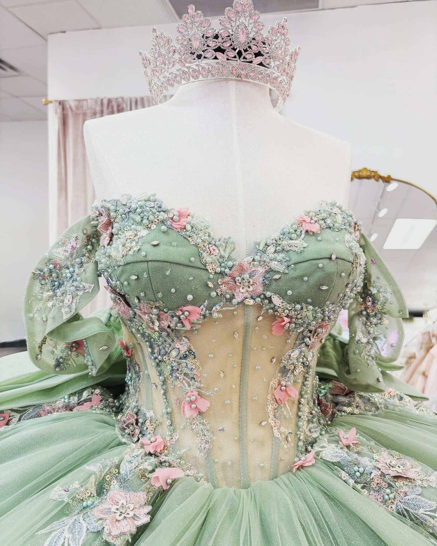 Princess Tulle Appliqued Green Quinceanera Dresses Corset Beaded Photoshoot Dress HE1304