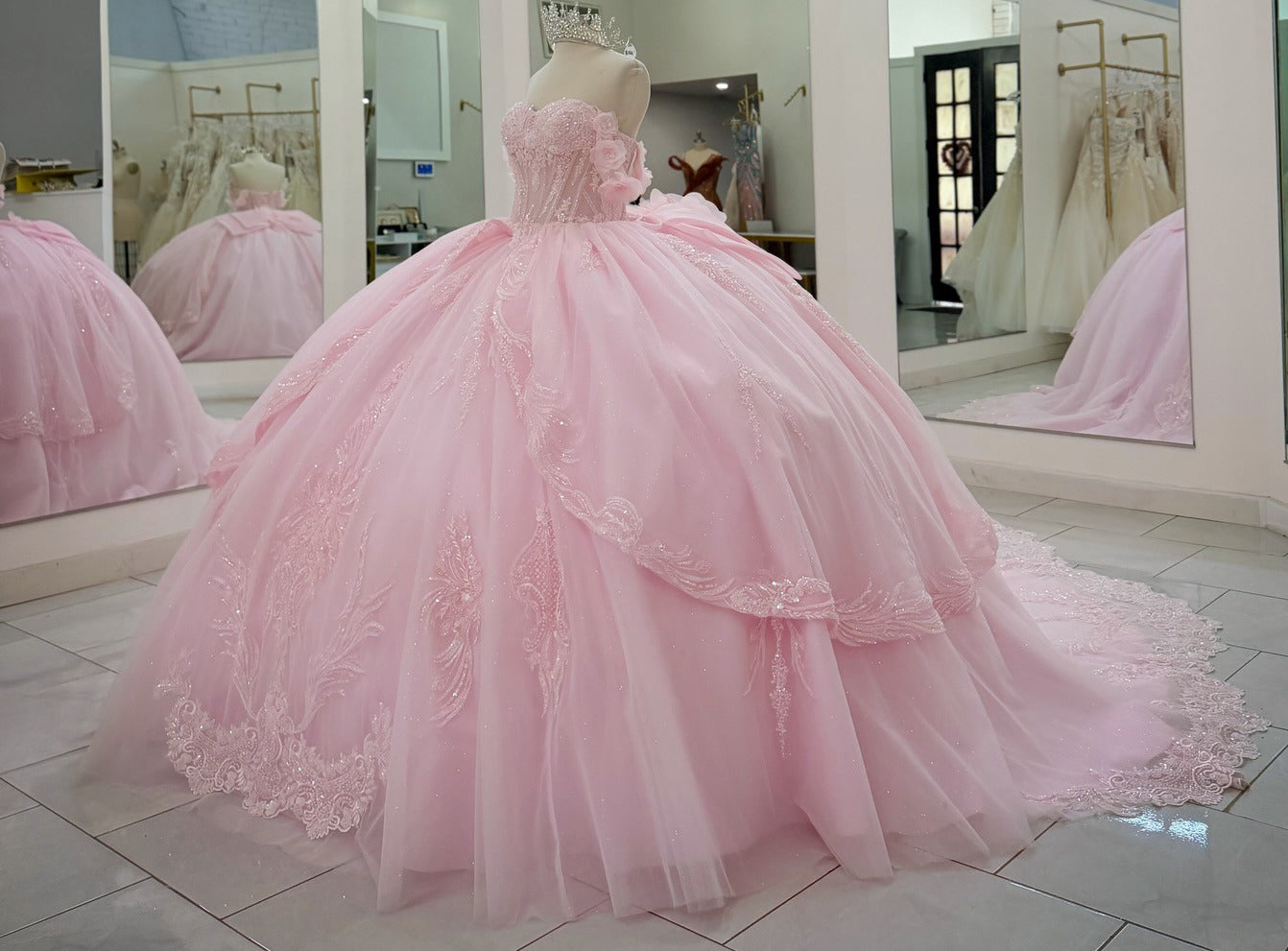 Princess Off Shoulder Pink Quinceanera Dresses Tulle Appliqued Birthday Gowns for Sweet 16 HE1361
