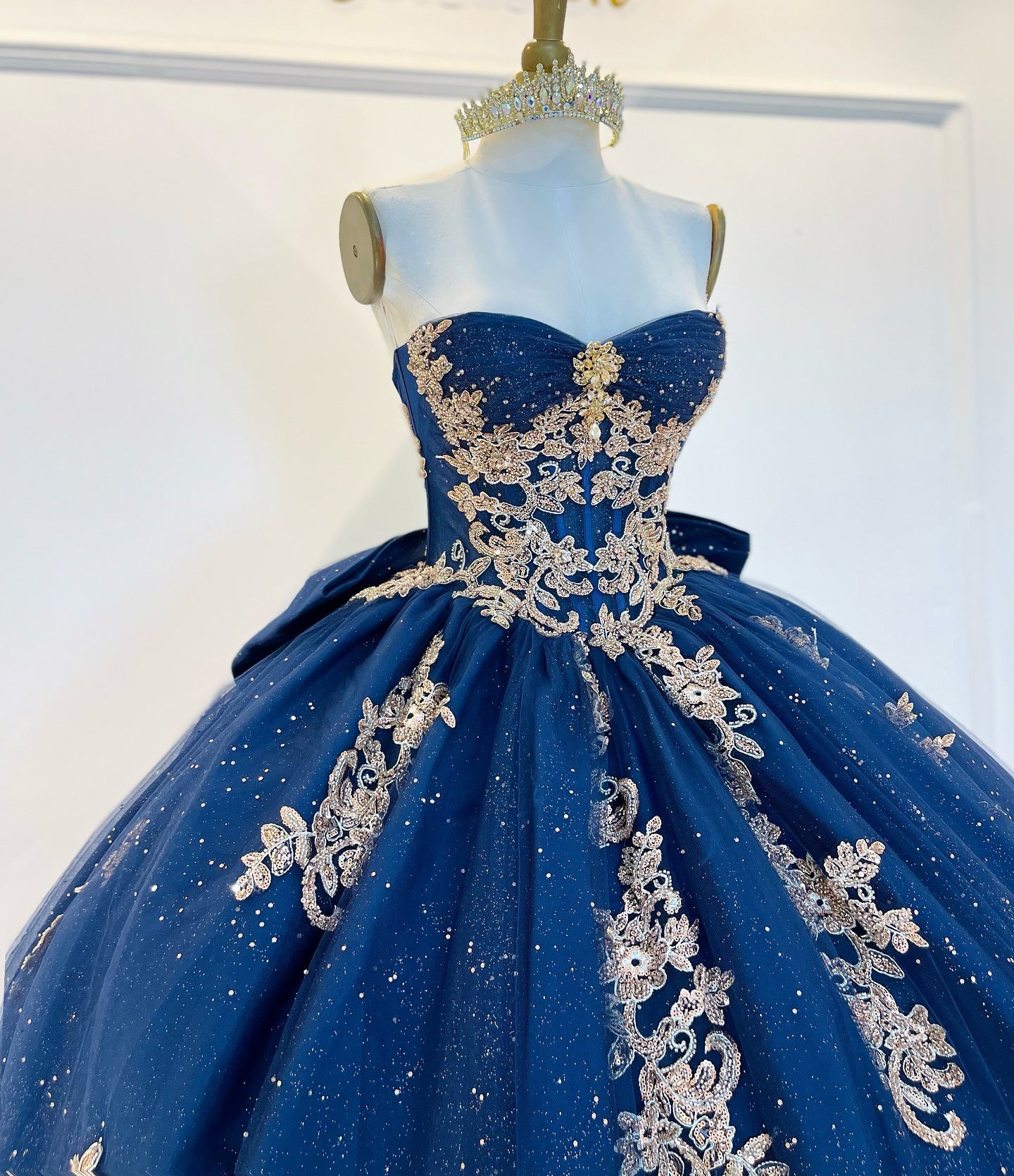 Ball Gown Sweetheart Quinceanera Dresses Tulle Appliqued Sweet 15 Birthday Party Gowns HE1391