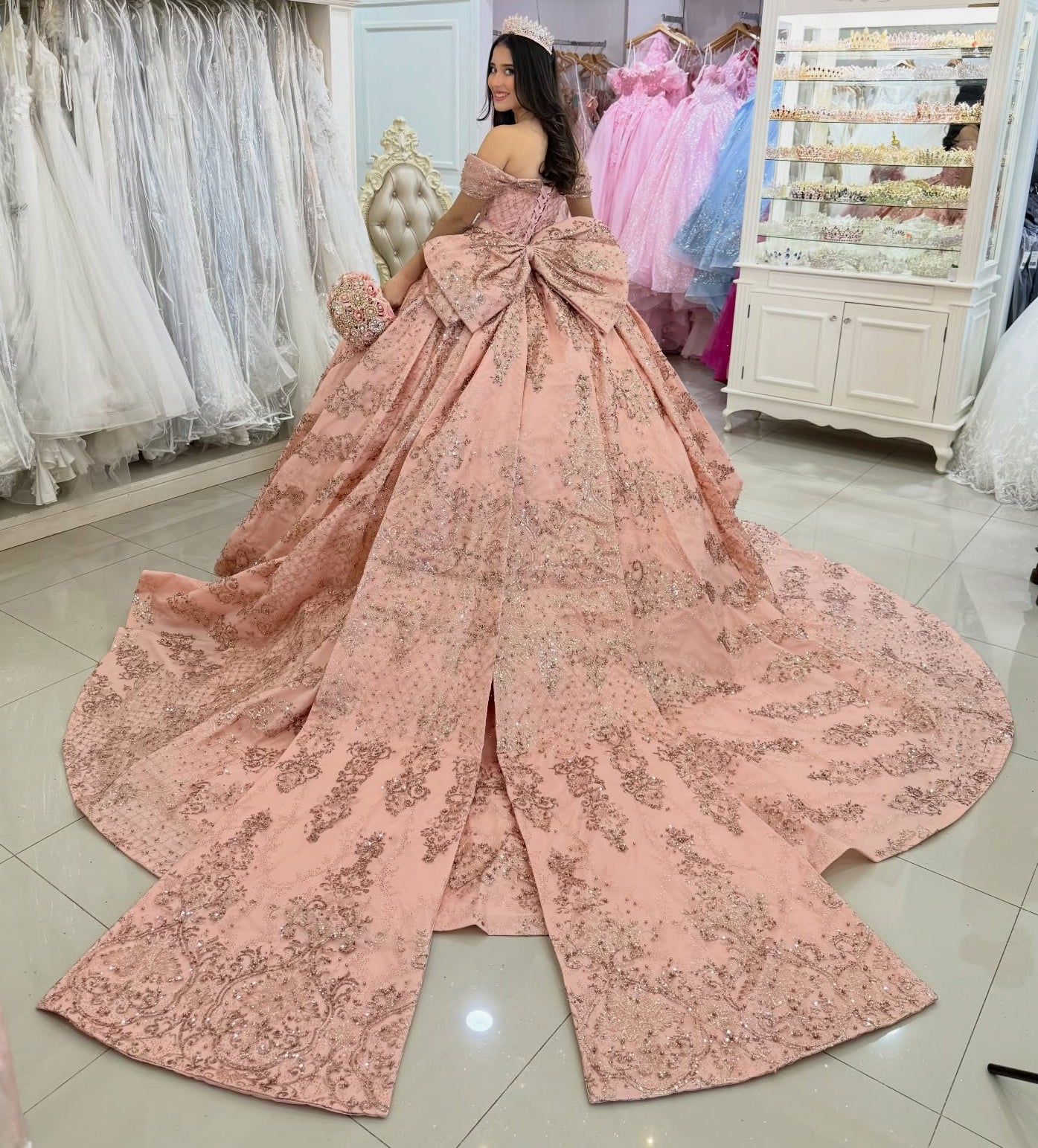 Off Shoulder Luxury Lace Beaded Quinceanera Dresses Tulle Bowknot Sweet 15 Party Dress HE1285