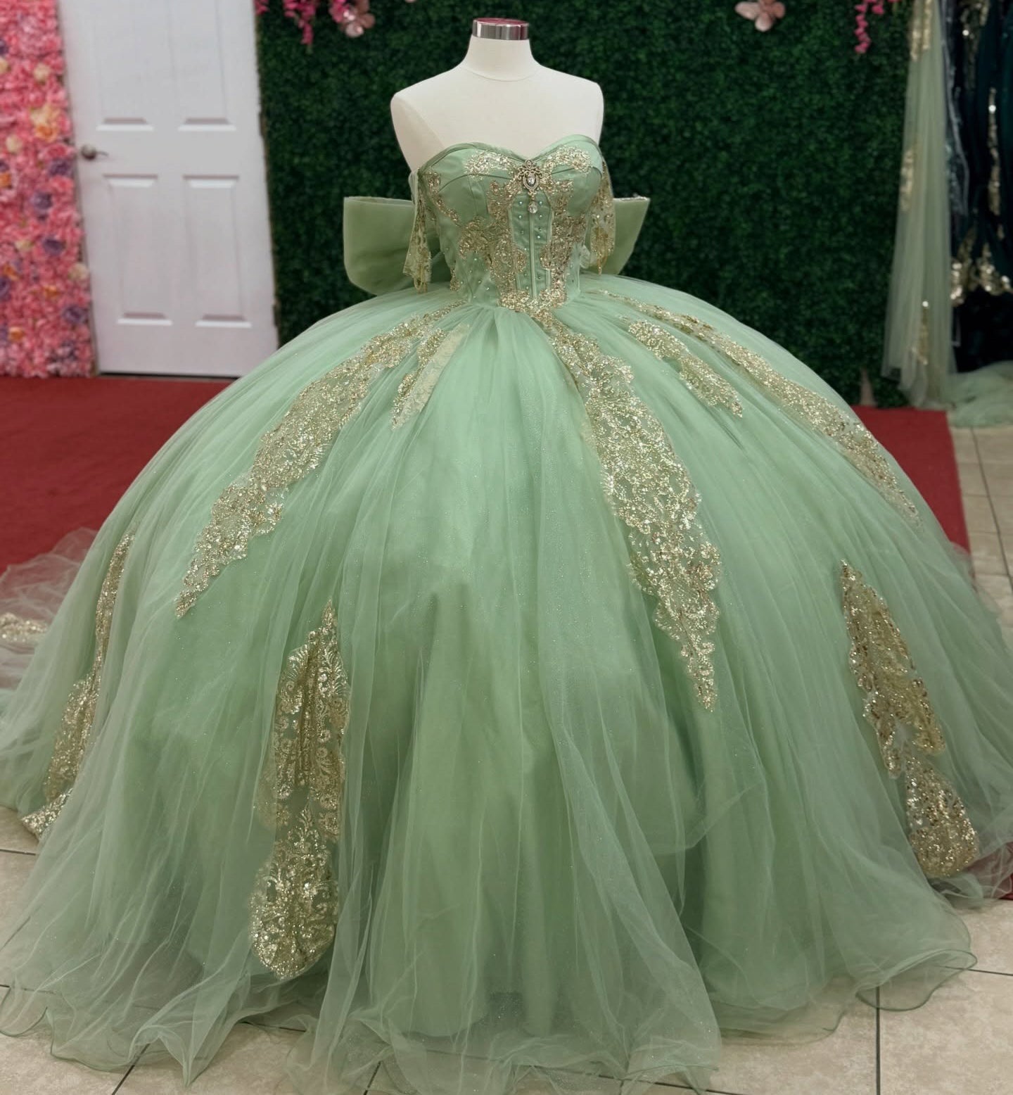 Off Shoulder Appliqued Green Quinceanera Dresses Princess Party Gowns for Sweet 15 HE1395