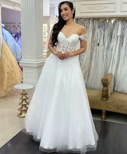 Off Shoulder A Line Wedding Dresses Tulle Lace Appliqued Boho Bride Wedding Gowns HE1346