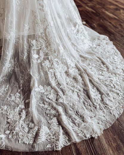 Strapless Mermaid Tulle Bridal Wedding Dresses Lace Appliqued Bride Wedding Gowns HE1337