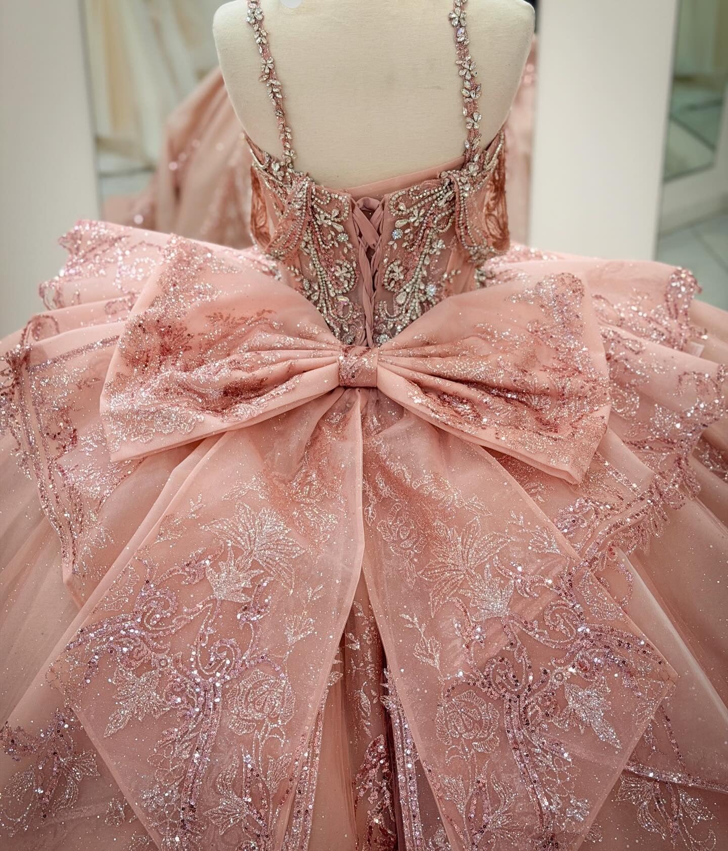 Ball Gown Lace Beaded Crystal Pink Quinceanera Dresses Sweetheart Party Gowns HE1255