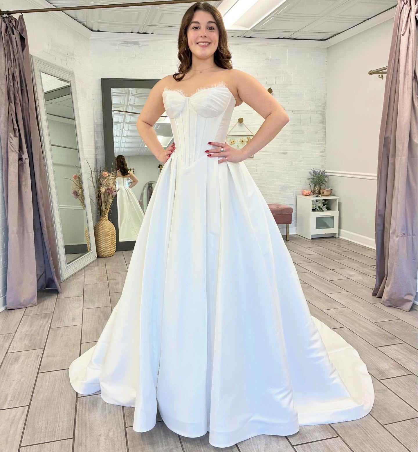 Off Shoulder Satin Wedding Dresses A Line Boho Sweetheart Wedding Gowns for Bride HE1428