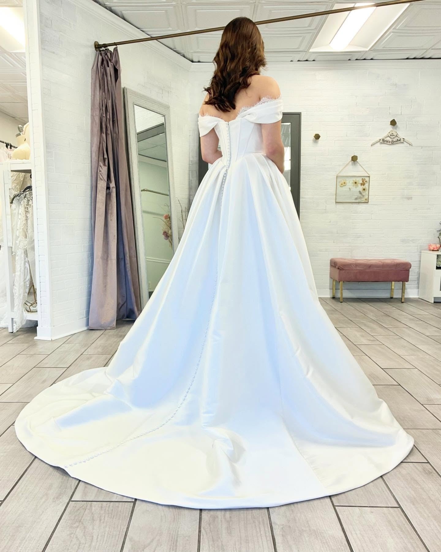 Off Shoulder Satin Wedding Dresses A Line Boho Sweetheart Wedding Gowns for Bride HE1428