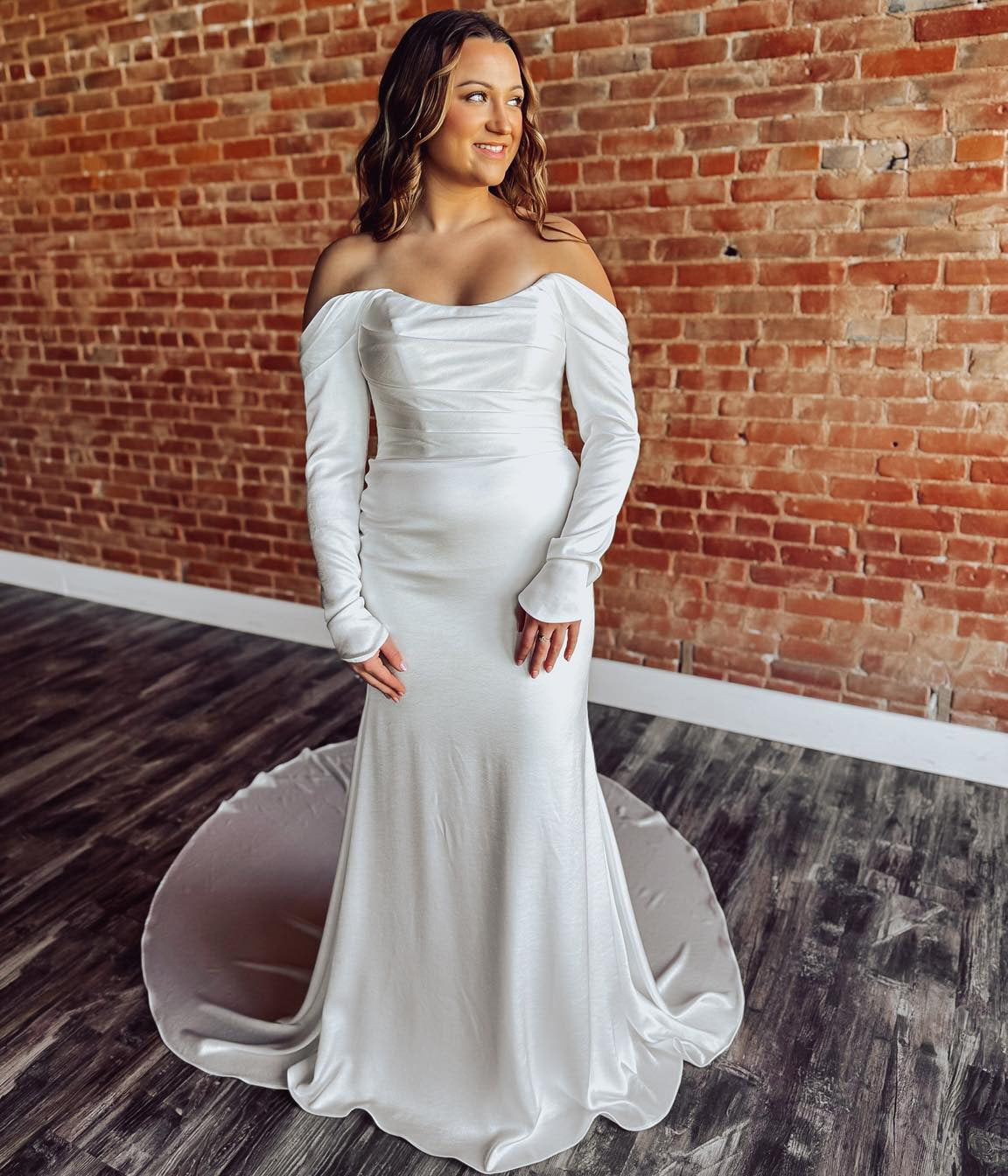 Mermaid Long Sleeves Satin Wedding Gowns Off Shoulder Bridal Wedding Dresses HE1333