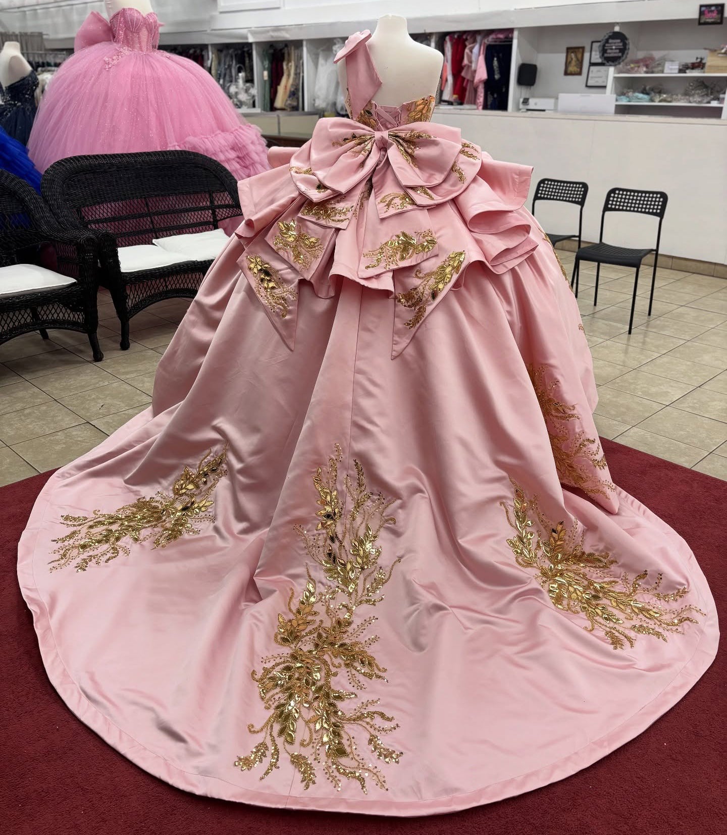 Luxury Satin Crystal Beaded Quinceanera Dresses Sweet 16 Ball Gown Party Dress HE1222