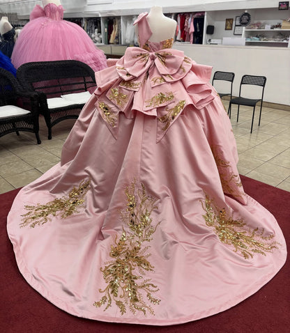 Luxury Satin Crystal Beaded Quinceanera Dresses Sweet 16 Ball Gown Party Dress HE1222