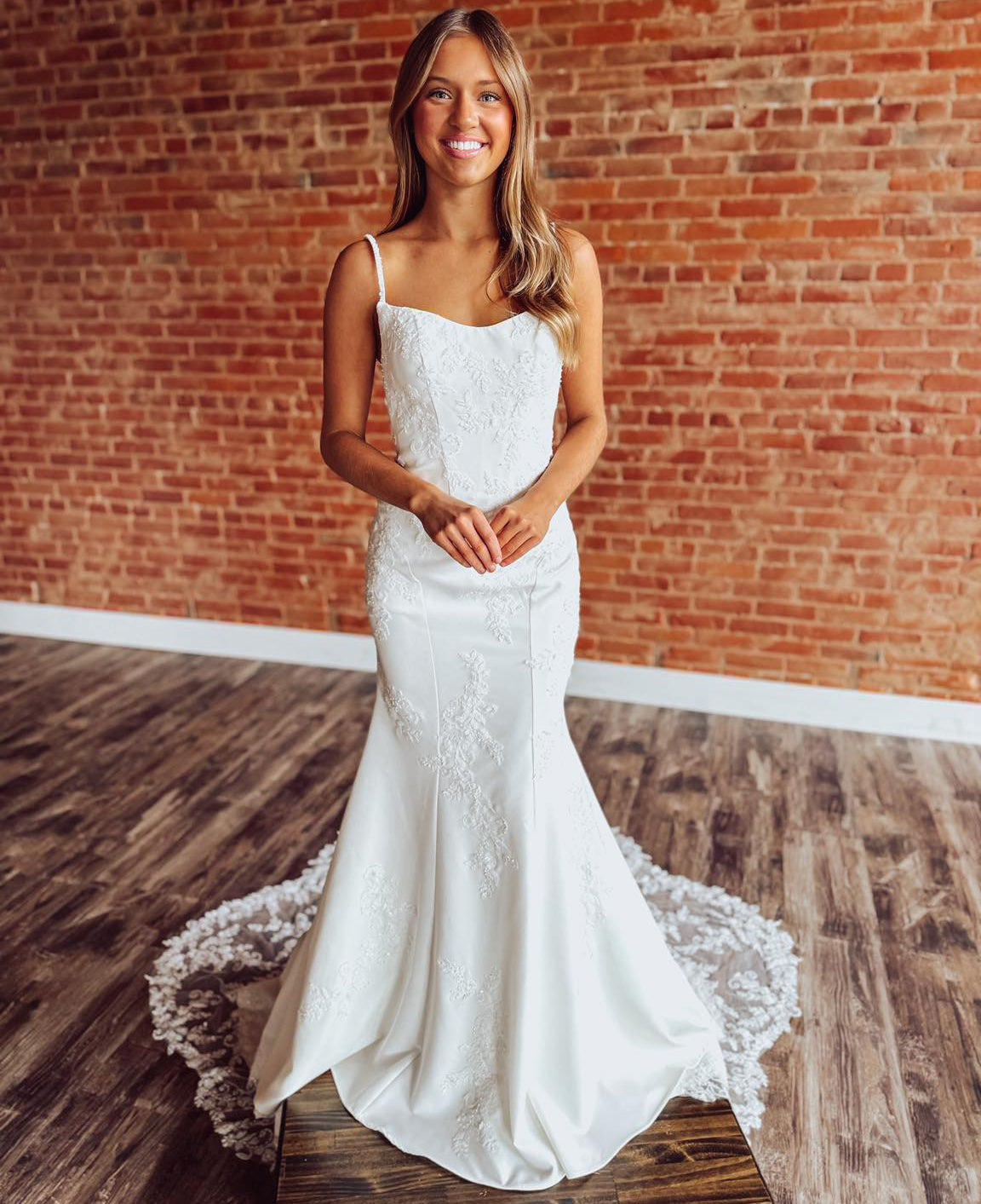 Mermaid Satin Lace Wedding Dresses Boho Appliqued Bride Wedding Gowns for Women HE1334