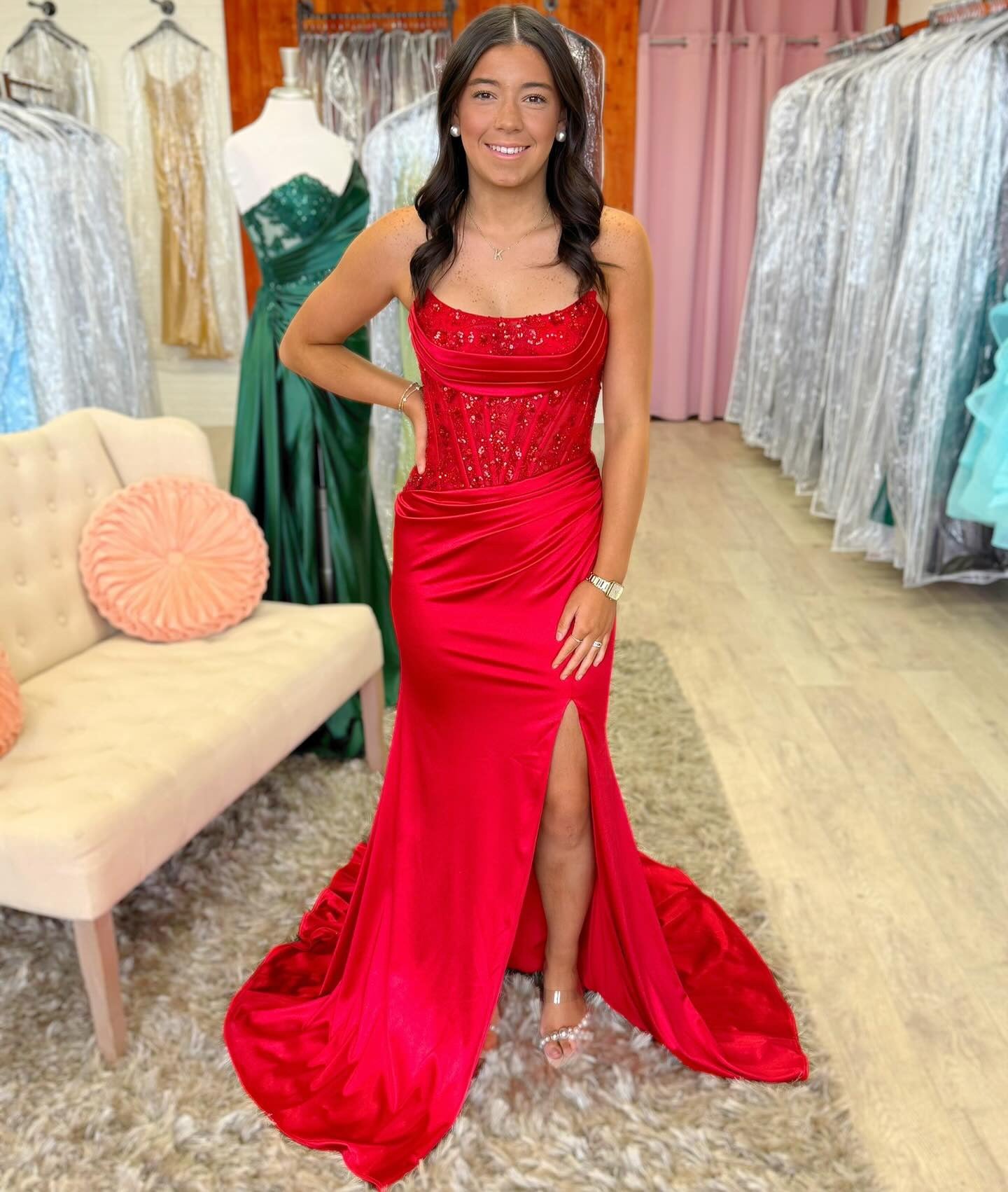 Vestido de noche largo de sirena con un hombro descubierto y lentejuelas brillantes, HE370