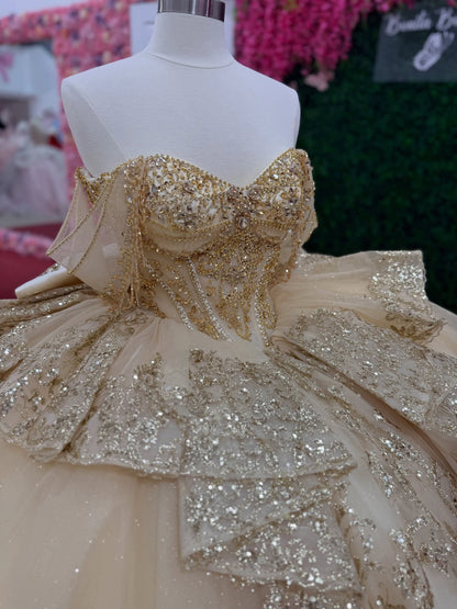 Off Shoulder Tulle Tiered Champagne Quinceanera Dresses Lace Appliqued Party Gown HE1454