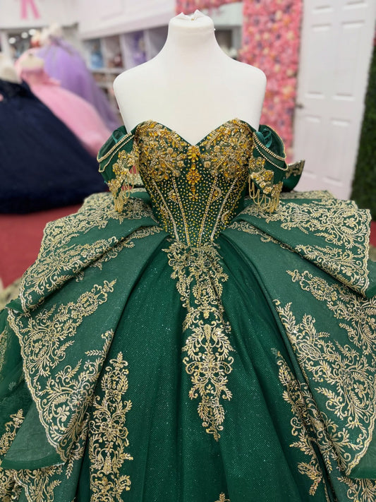 Off Shoulder Lace Appliqued Ruffled Quinceanera Dresses Green Sweet 16 Party Gowns HE1257