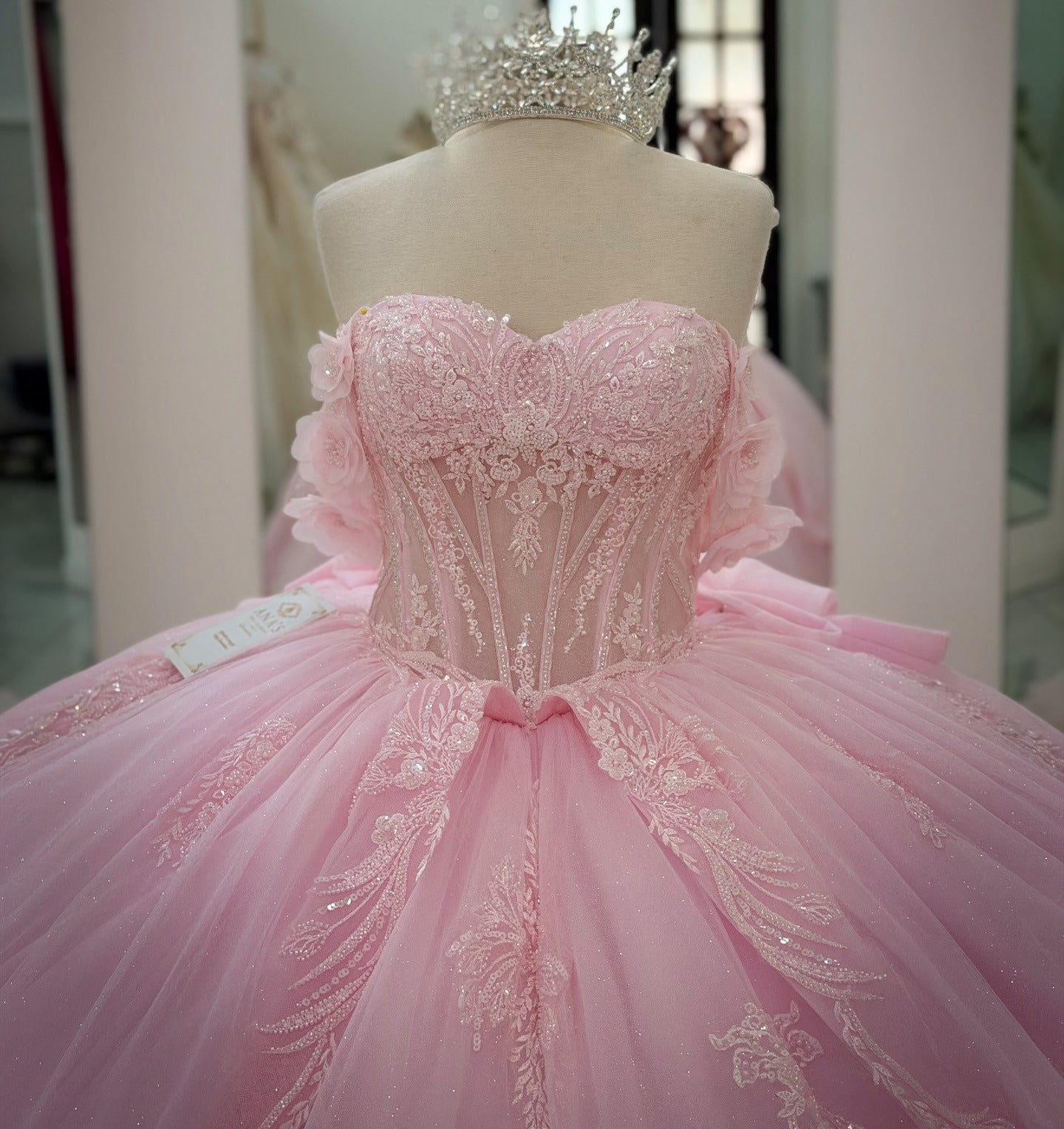 Princess Off Shoulder Pink Quinceanera Dresses Tulle Appliqued Birthday Gowns for Sweet 16 HE1361