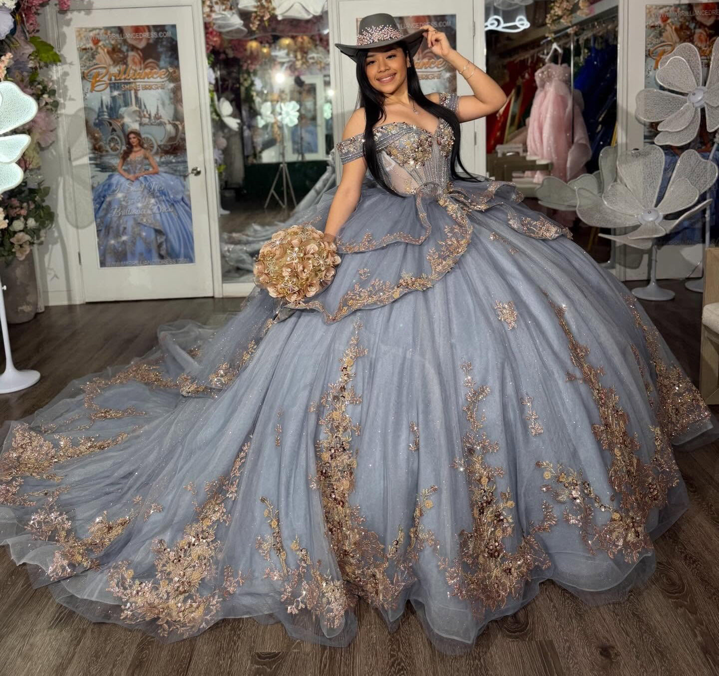 Off Shoulder Lace Appliqued Sweet 15 Quinceanera Dresses Princess Birthday Party Gowns HE1358