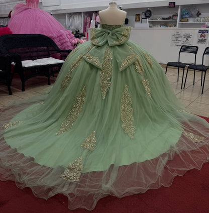 Off Shoulder Appliqued Green Quinceanera Dresses Princess Party Gowns for Sweet 15 HE1395