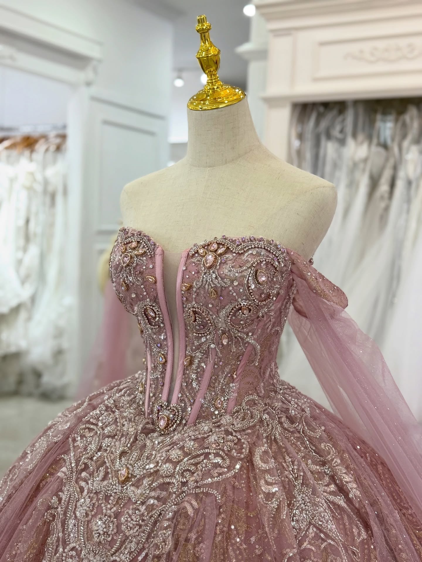 Luxury Lace Crystal Beaded Pink Quinceanera Dresses Off Shoulder Party Dress HE1265