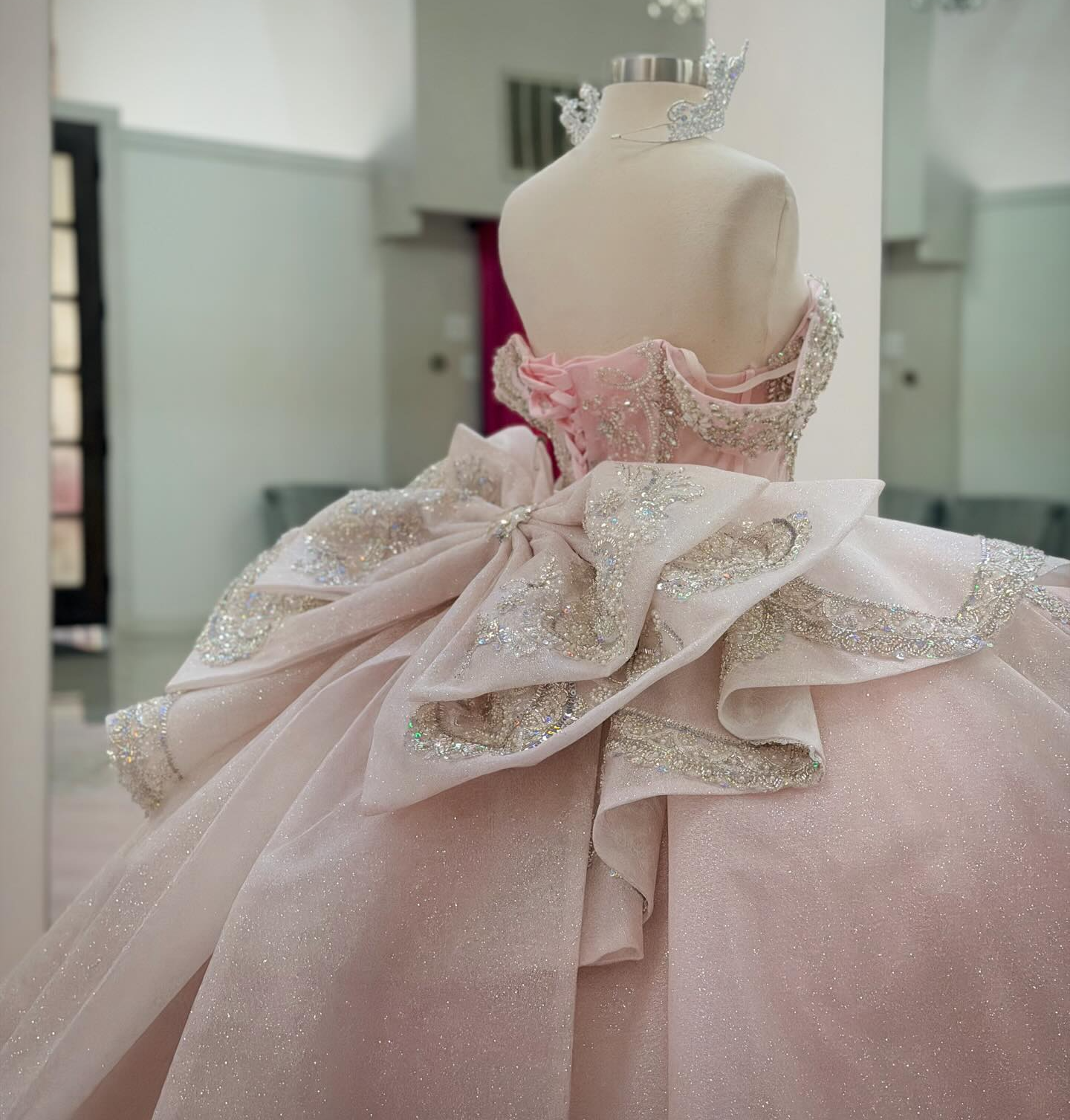 Off Shoulder Pink Quinceanera Dresses Lace Beaded Ball Gown Sweet 16 Party Dress HE1278