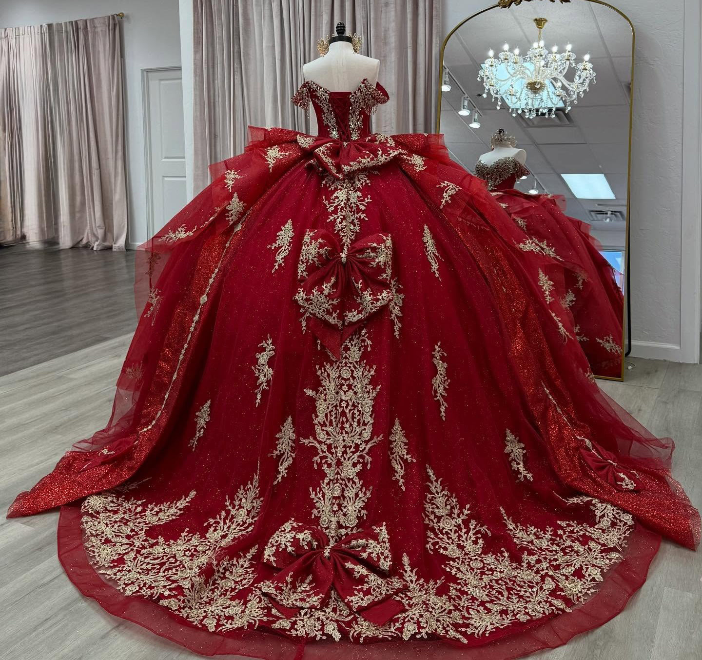 Off Shoulder Red Quinceanera Dresses Tulle Lace Appliqued Sweet 15 Birthday Gown HE1300